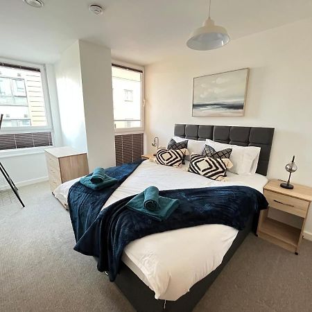 2 Bedroom, 2 Bathroom Modern Apartment Close To Ocean Village, Free Parking, Single Or Double Beds Southampton Zewnętrze zdjęcie