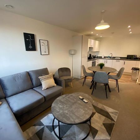 2 Bedroom, 2 Bathroom Modern Apartment Close To Ocean Village, Free Parking, Single Or Double Beds Southampton Zewnętrze zdjęcie
