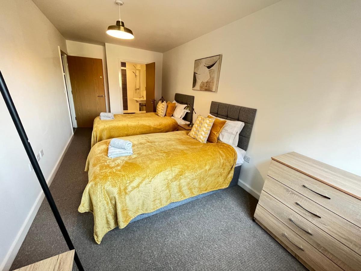 2 Bedroom, 2 Bathroom Modern Apartment Close To Ocean Village, Free Parking, Single Or Double Beds Southampton Zewnętrze zdjęcie
